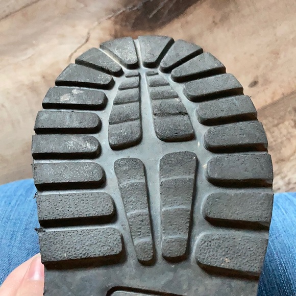 Women’s Romeos - Picture 2 of 5